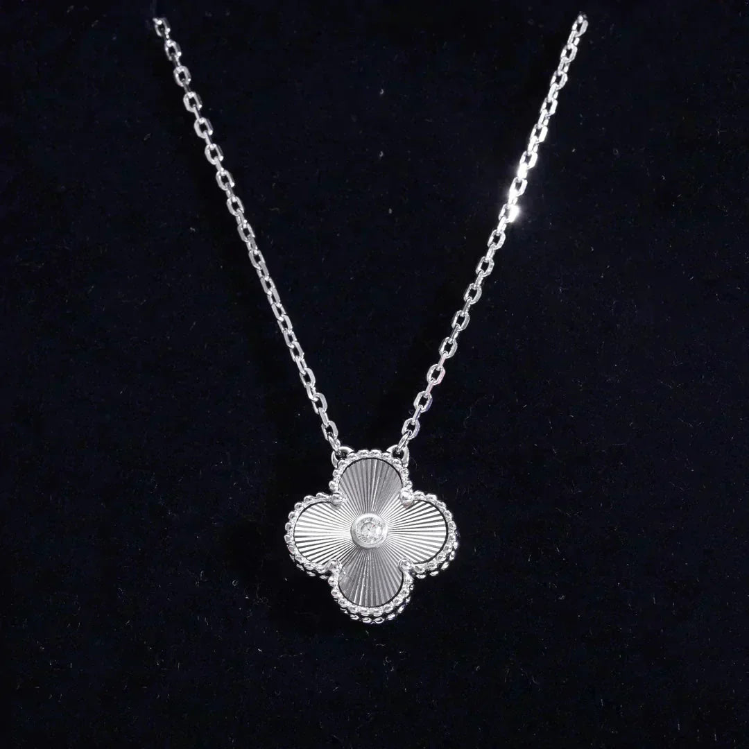 ¡®Imperial¡¯CLOVER  15MM DIAMOND LASER NECKLACE SILVER