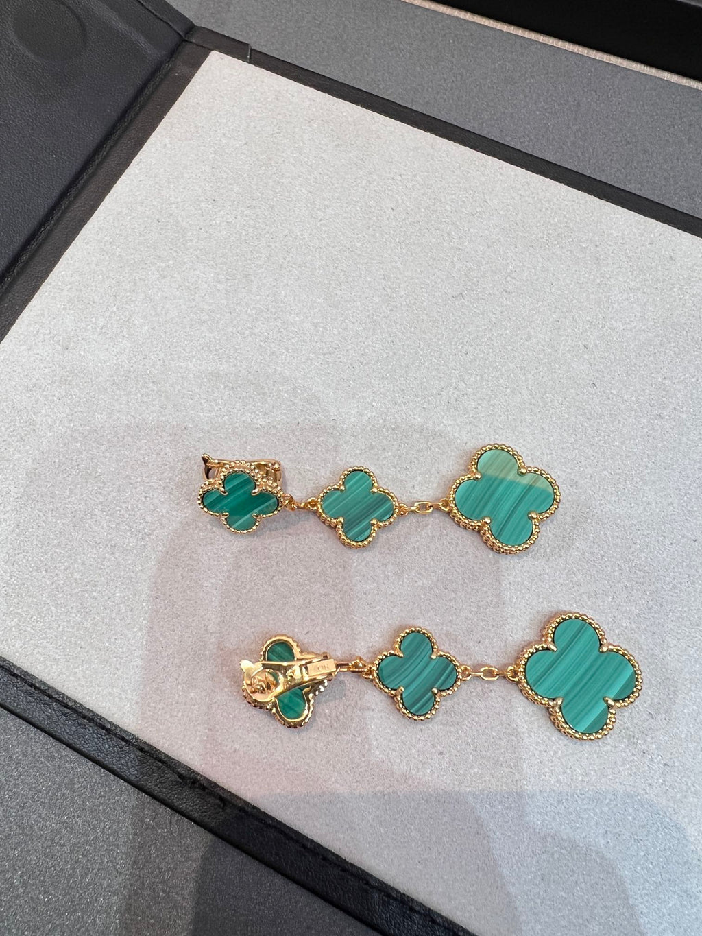¡®Imperial¡¯CLOVER MALACHITE 3 MOTIFS GOLD
