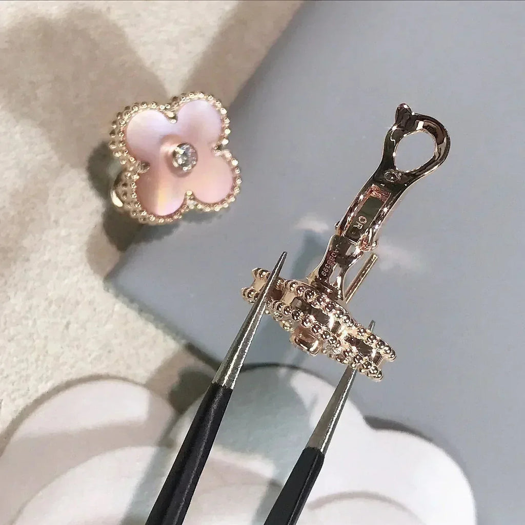 ¡®Imperial¡¯CLOVER MEDIUM 1 MOTIFS  PINK MOP DIAMOND EARRINGS