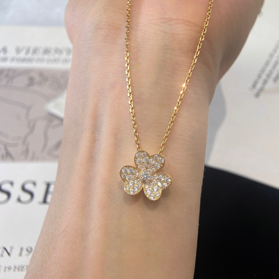 ¡®Imperial¡¯FLOWER DIAMOND NECKLACE
