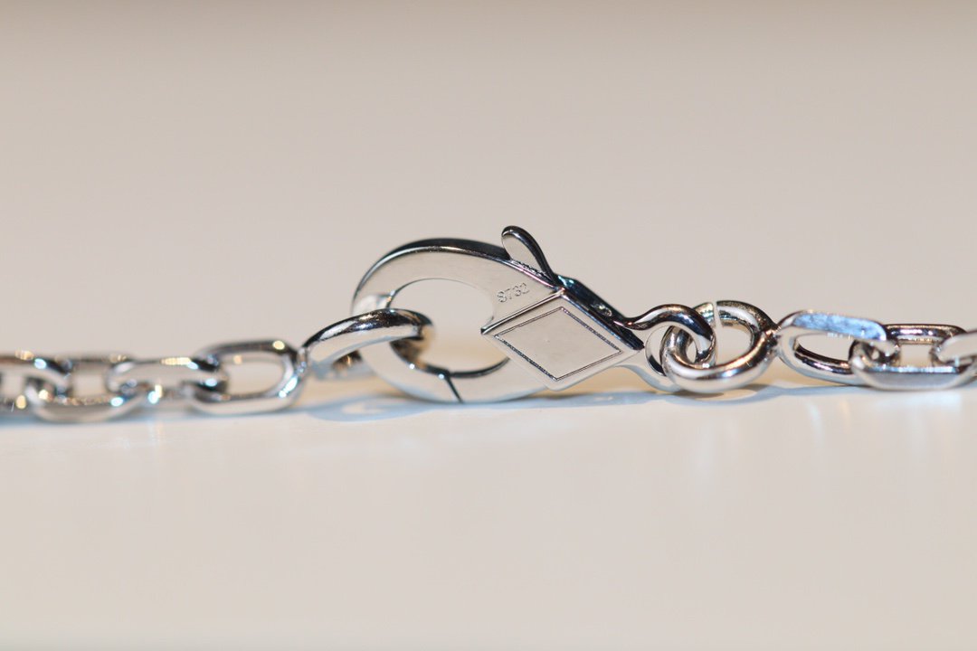 ¡®Imperial¡¯CLOVER 20 MOTIFS ONYX DIAMOND SILVER