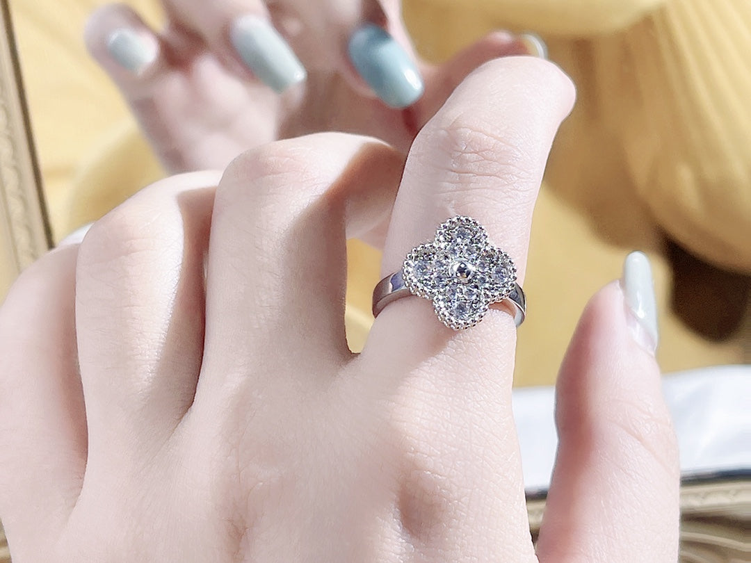 ¡®Imperial¡¯CLOVER DIAMOND RING