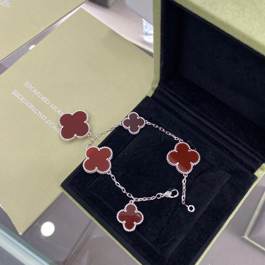¡®Imperial¡¯CLOVER 5 MOTIFS SIVLER CARNELIAN BRACELET