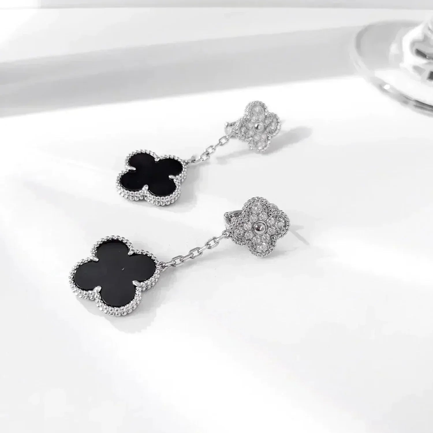 ¡®Imperial¡¯CLOVER 2 MOTIFS  DIAMOND ONYX EARRINGS SILVER