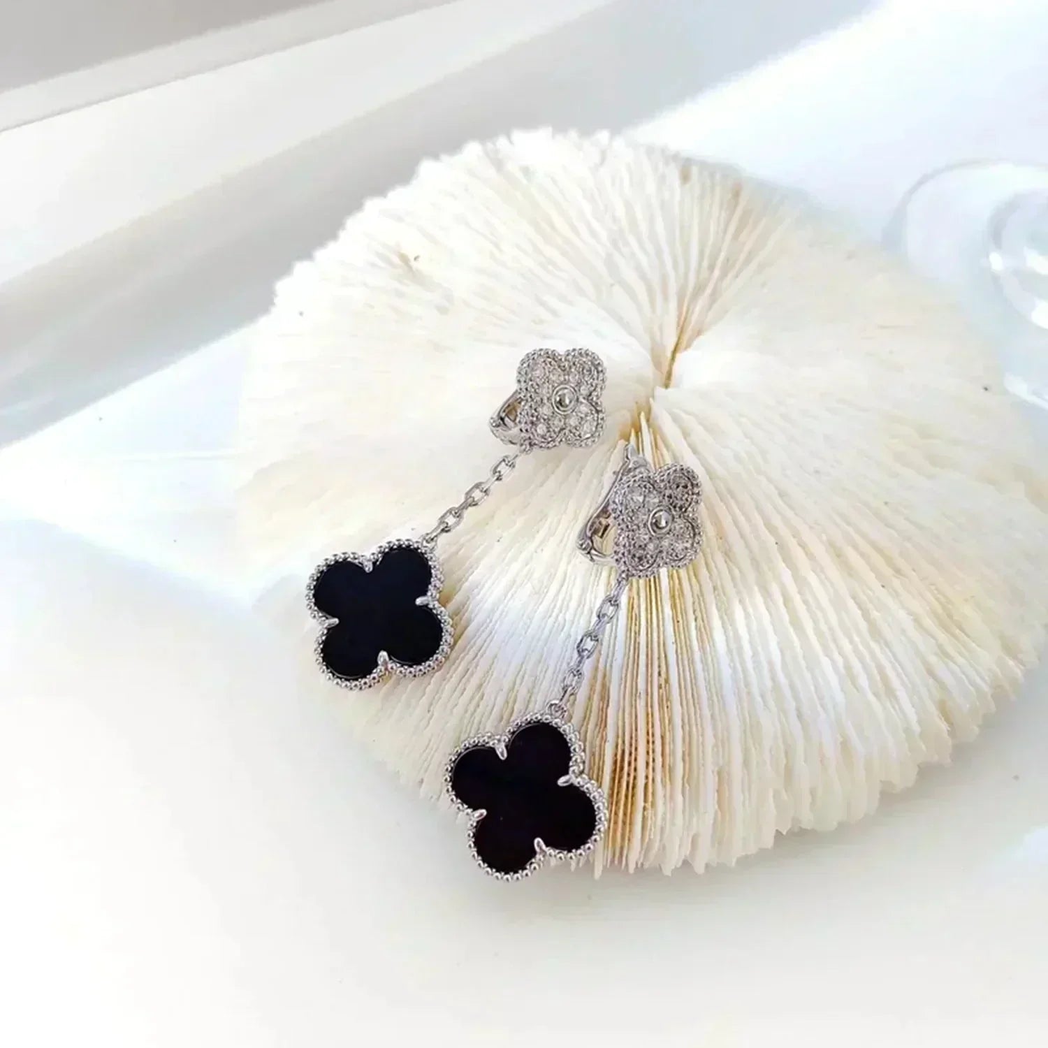 ¡®Imperial¡¯CLOVER 2 MOTIFS  DIAMOND ONYX EARRINGS SILVER