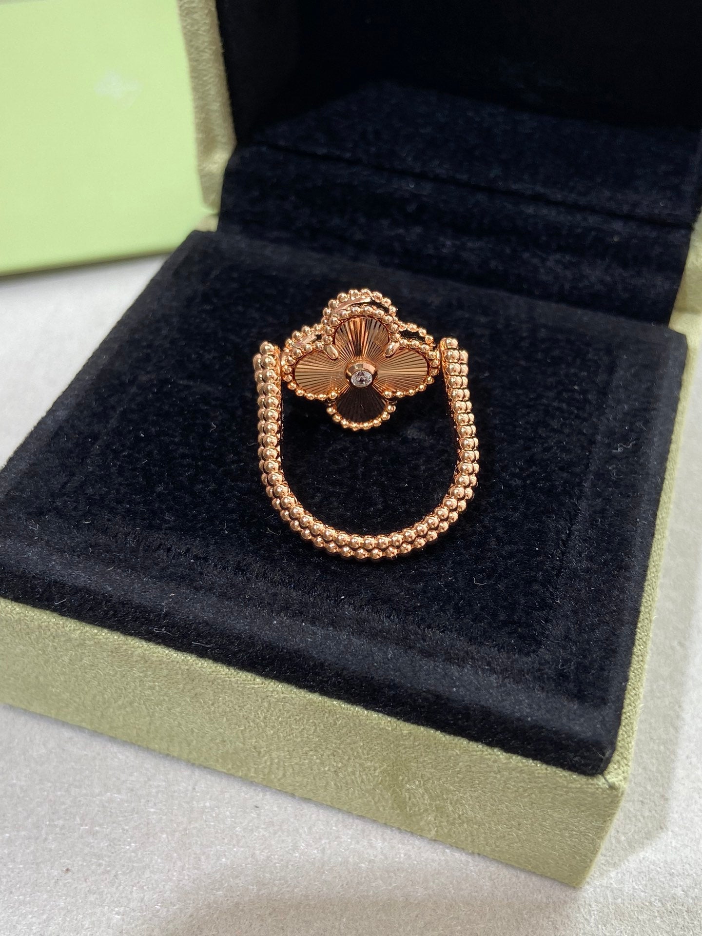 ¡®Imperial¡¯CLOVER RIVERSIBLE ROSE GOLD RING