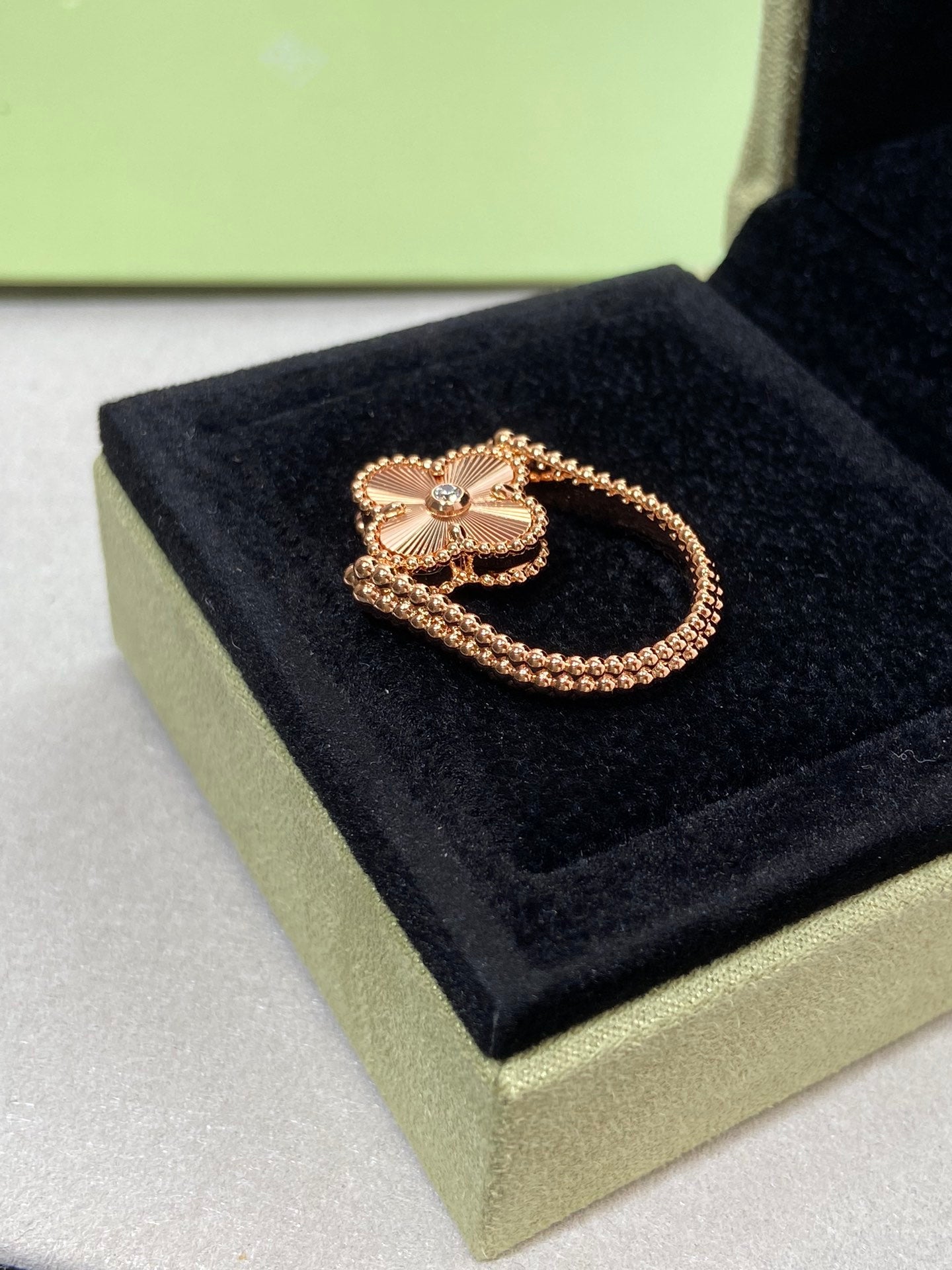 ¡®Imperial¡¯CLOVER RIVERSIBLE ROSE GOLD RING
