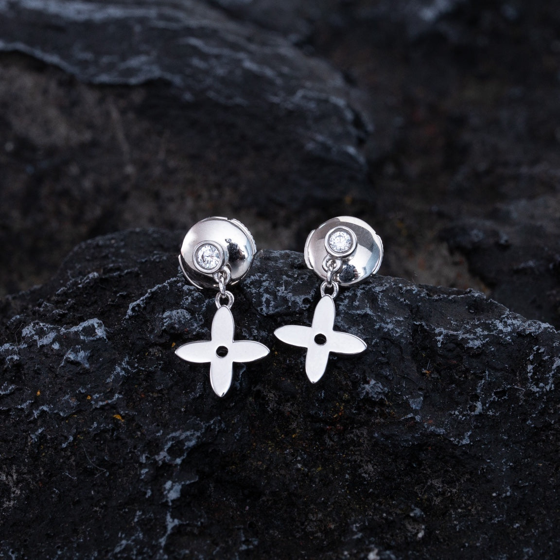 ¡®Imperial¡¯VIDYLLE SILVER DIAMOND MINI DROP EARRINGS