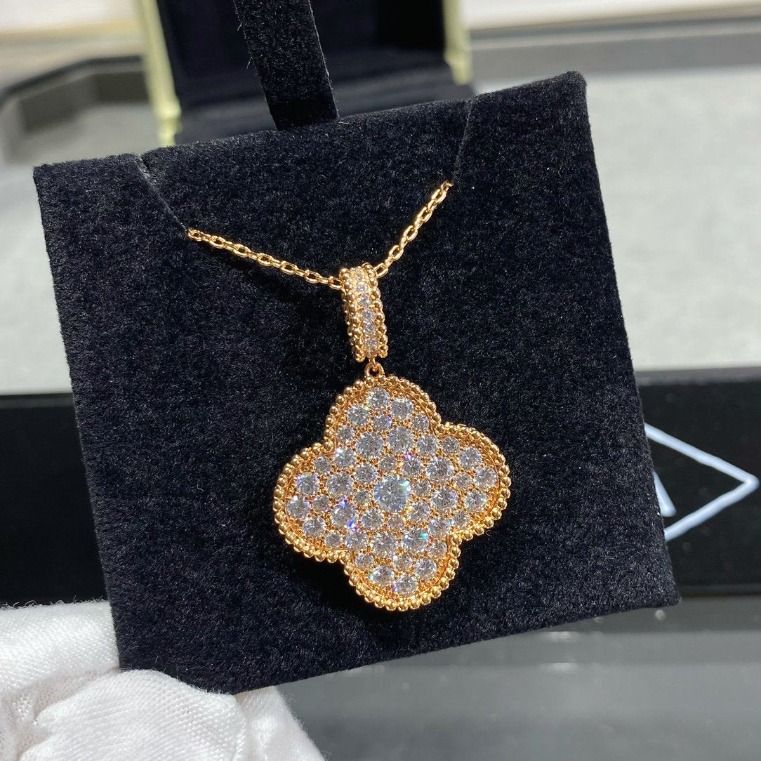 ¡®Imperial¡¯CLOVER 25MM LARGE PEDANT DIAMOND PAVED LONG NECKLACE
