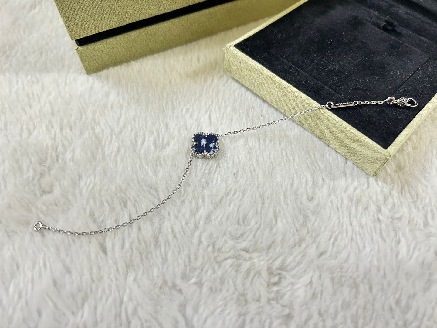 ¡®Imperial¡¯CLOVER 1 MOTIF PIETERSITE BRACELET