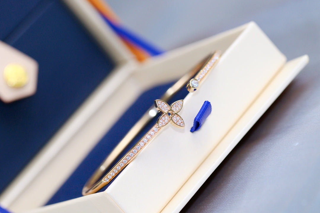 ¡®Imperial¡¯IDYLLE PINK GOLD OPEN BRACELET DIAMOND PAVED