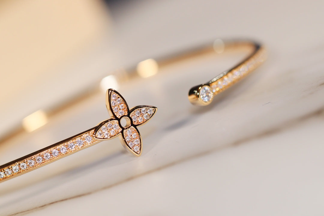 ¡®Imperial¡¯IDYLLE GOLD OPEN BRACELET DIAMOND PAVED