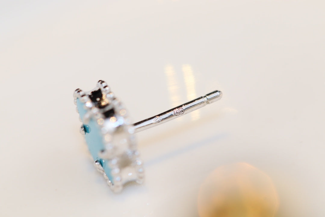 ¡®Imperial¡¯CLOVER MINI TURQUOISE SILVER STUD EARRINGS