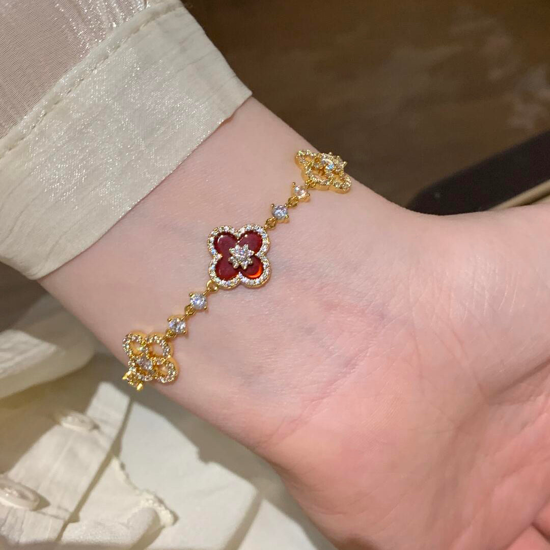 ¡®Imperial¡¯CLOVER 5 MOTIF PINK BLUE RED WHITE BRACELET