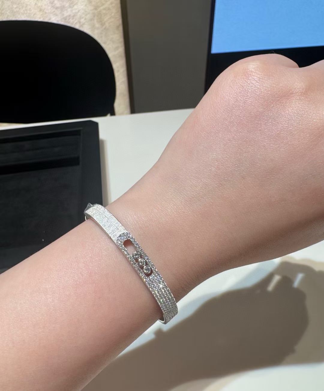 [Imperial] 2026 NUEVO BRAZALETE CON DIAMANTES CON ACABADO ESCARCHADO TRES COLORES