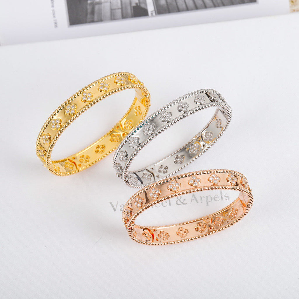 ®インペリアル®クローバーブレスレット 8mmダイヤモンド