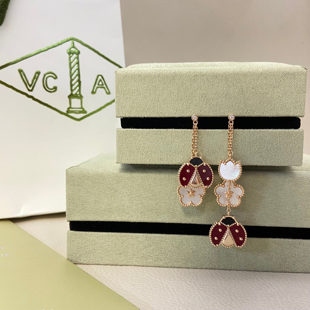 ¡®Imperial¡¯ ARETES DE SUELO DE LADYBUG BLANCO MOP