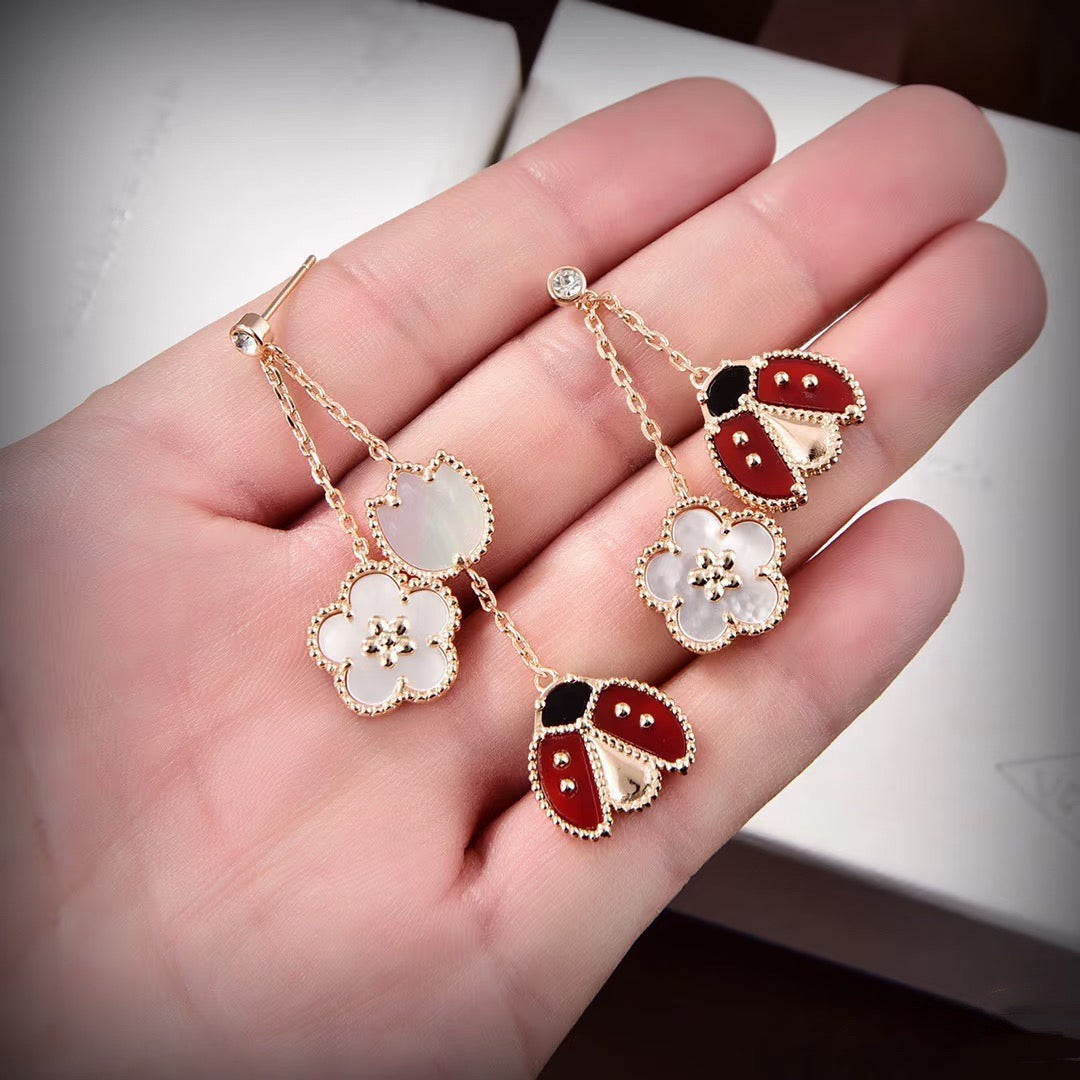¡®Imperial¡¯ ARETES DE SUELO DE LADYBUG BLANCO MOP