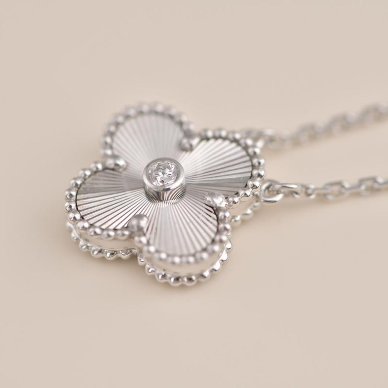 ¡®Imperial¡¯CLOVER  15MM DIAMOND LASER NECKLACE SILVER