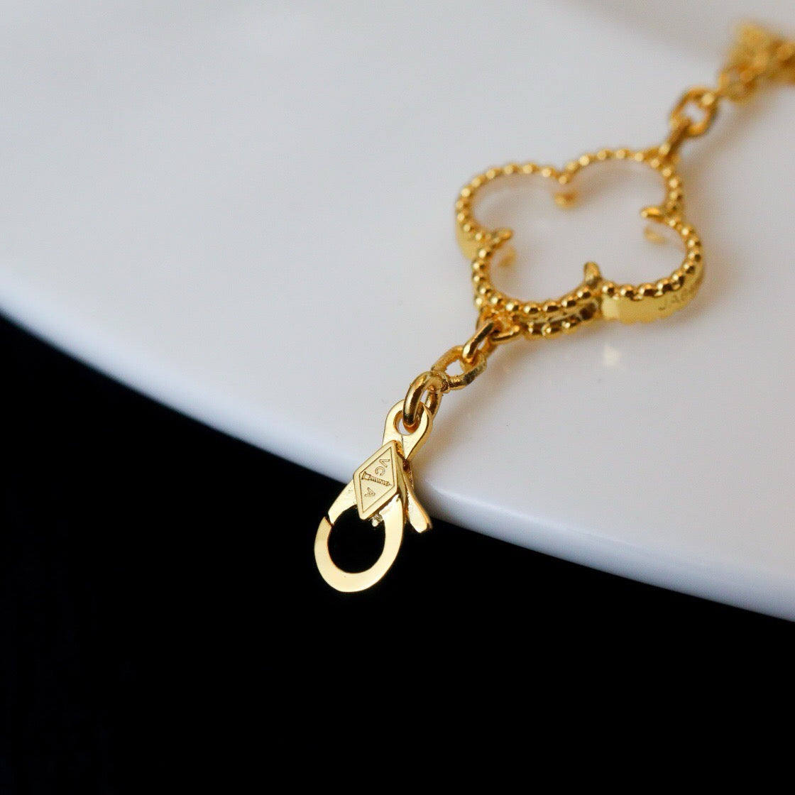 ¡®Imperial¡¯CLOVER 5 MOTIF ROCK CRYSTAL PINK GOLD BRACELET