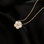 ¡®Imperial¡¯LUCKY  WHITE MOP  PLUM BLOSSOM NECKLACE