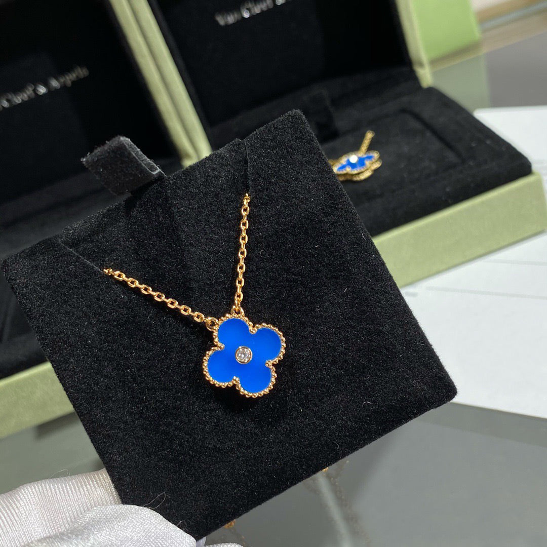 ¡®Imperial¡¯CLOVER 15MM DIAMOND AND BLUE AGATE NECKLACE