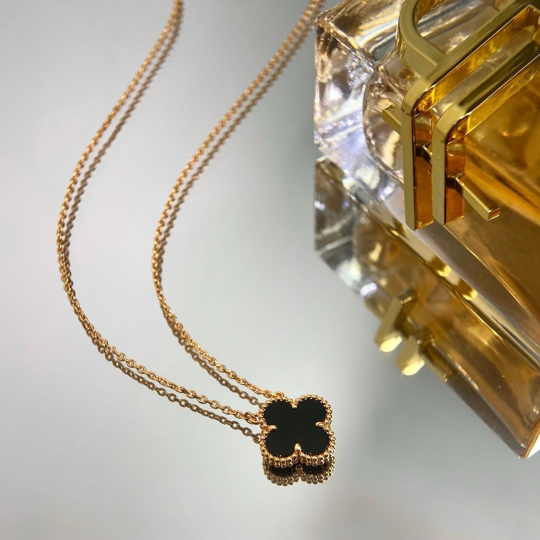 ¡®Imperial¡¯CLOVER 15MM BLACK ONYX SINGLE FLOWER NECKLACE