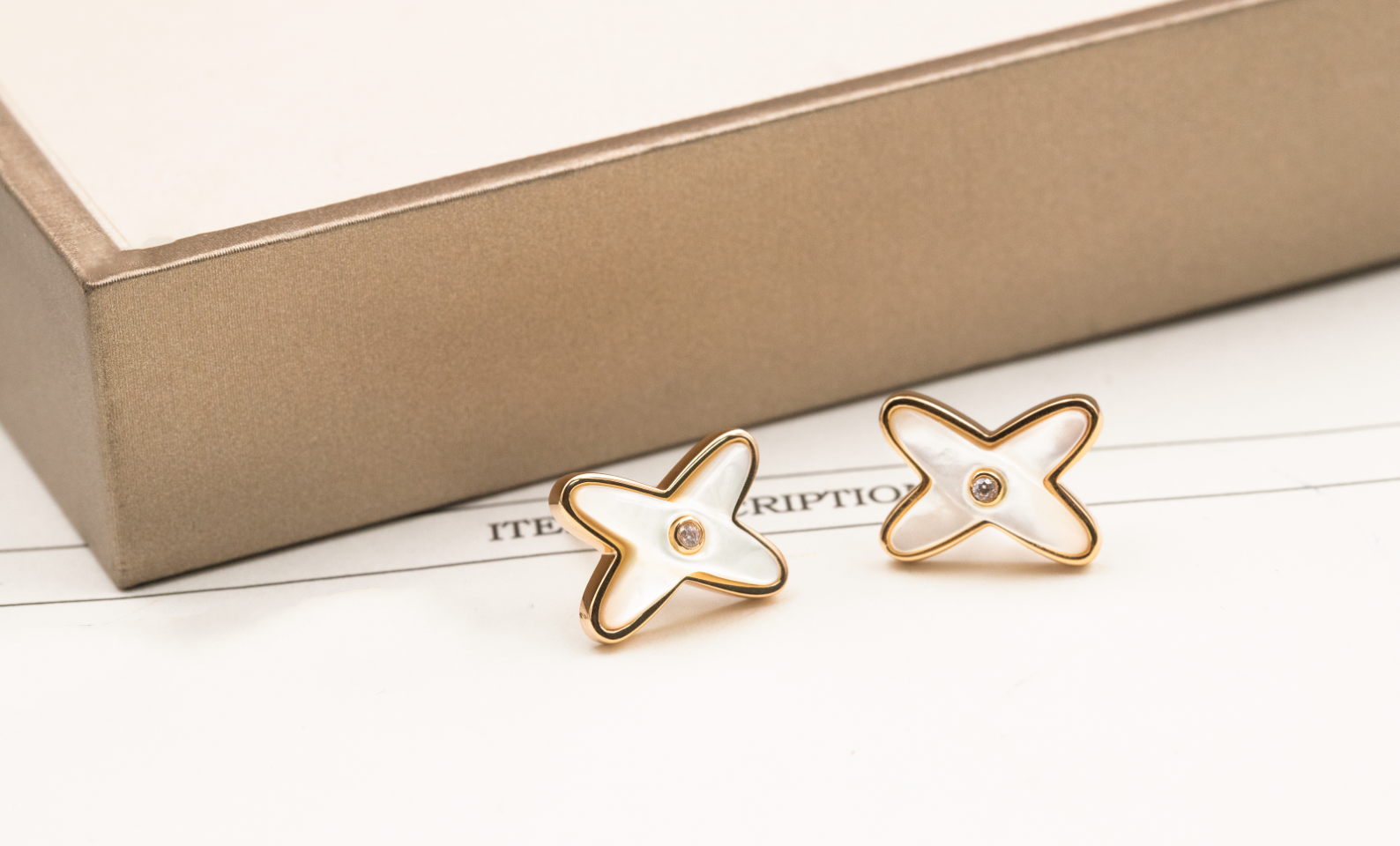 ¡®Imperial¡¯JEUX DE WHITE MOP PINK GOLD DIAMOND EARRINGS