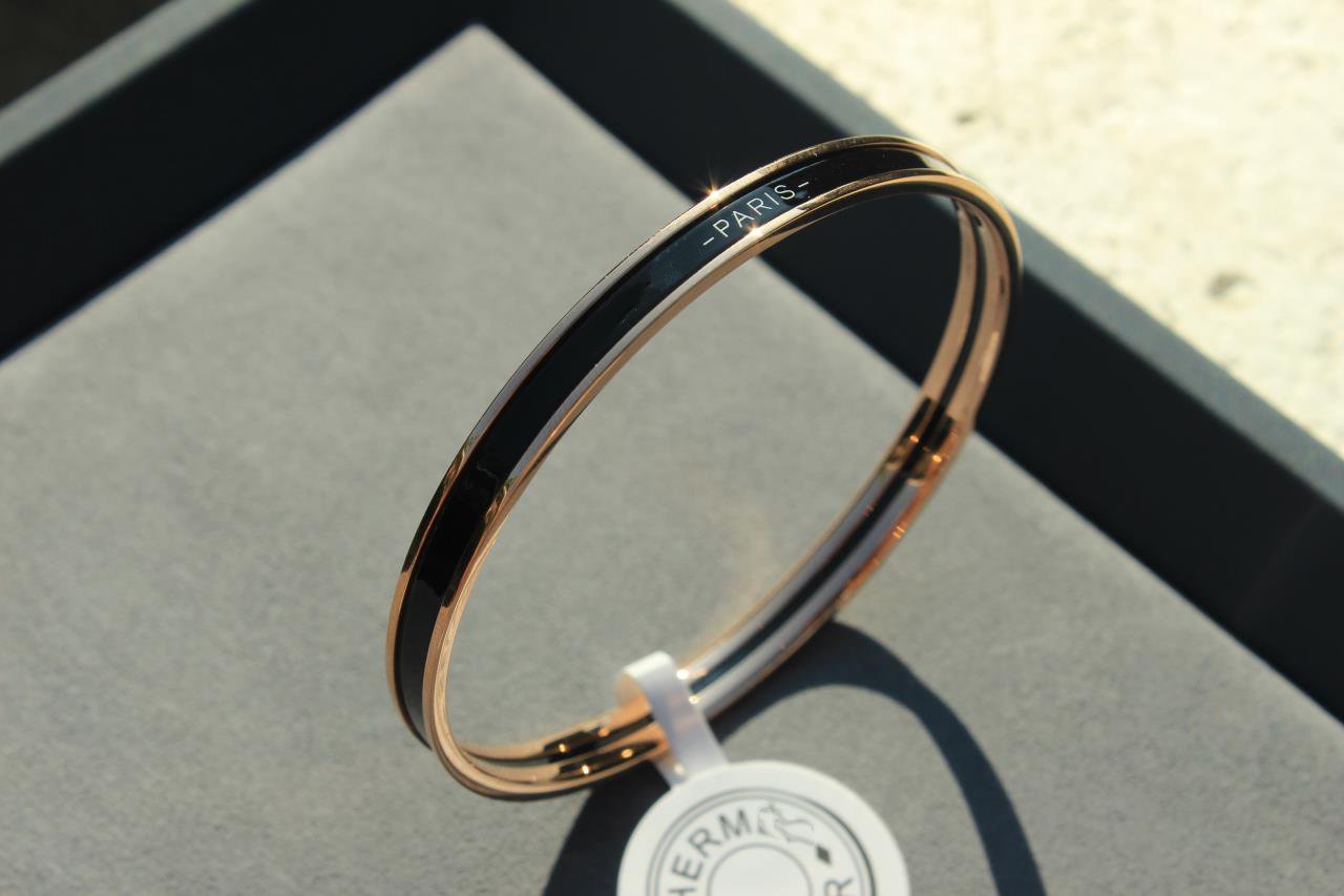 ¡®Imperial¡¯HM UNI BANGLE BAG