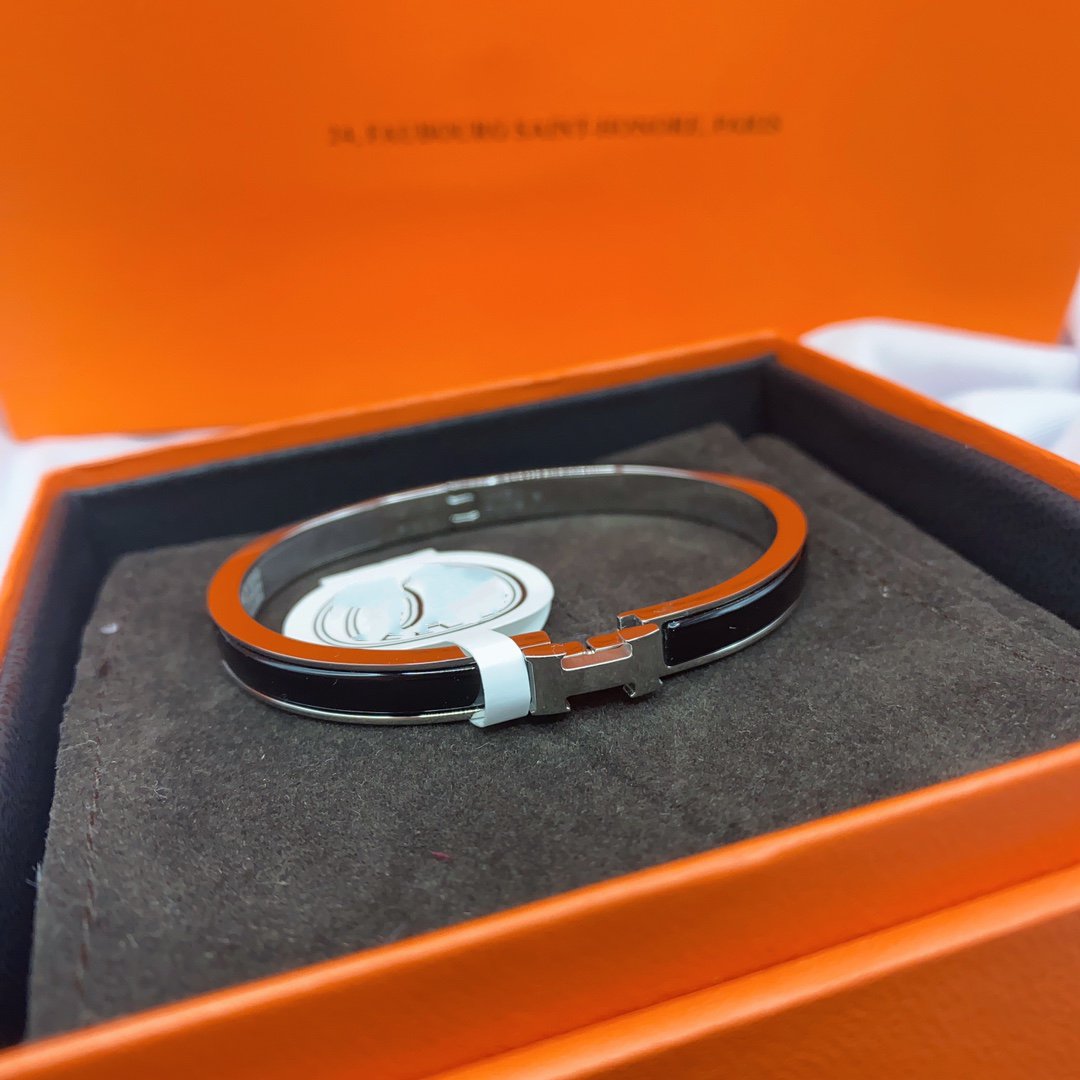 ¡®Imperial¡¯CLASSIC HM CLIC BLACK 8MM ENAMEL BRACELET