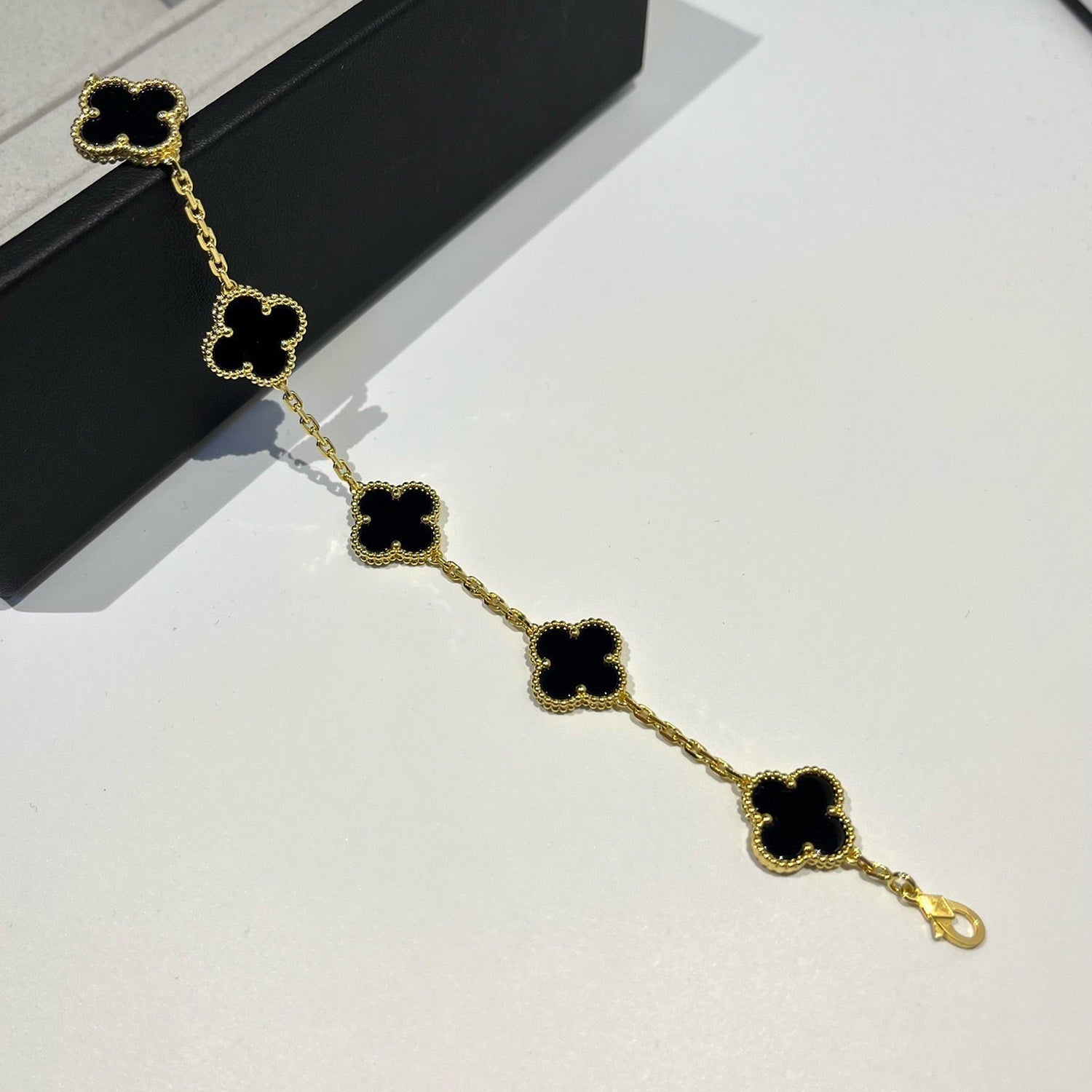 ¡®Imperial¡¯CLOVER  5 MOTIFS BLACK ONYX BRACELET