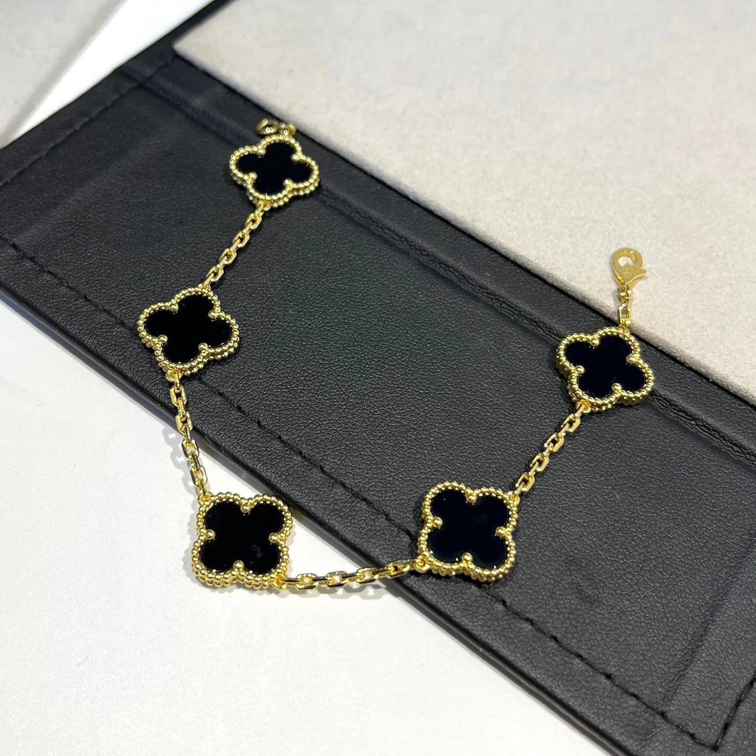 ¡®Imperial¡¯CLOVER  5 MOTIFS BLACK ONYX BRACELET