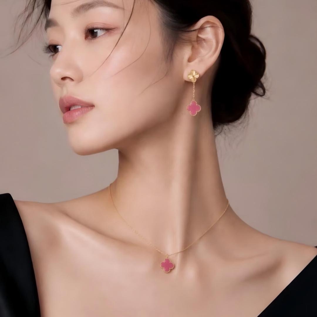 [Imperial]  NEW CLOVER 15MM PINK ENAMEL NECKLACE