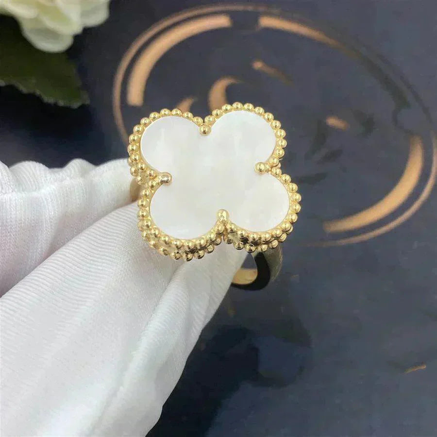 ¡®Imperial¡¯CLOVER WHITE MOP RING