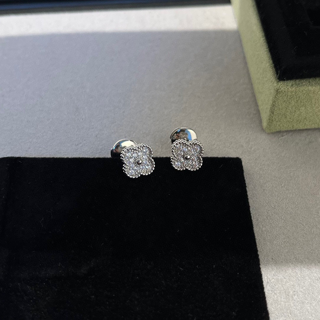¡®Imperial¡¯CLOVER MINI DIAMOND STUD EARRINGS